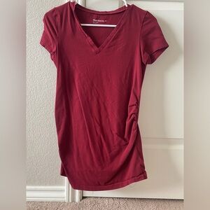 GAP Maternity Women's Short Sleeve V-Neck Tee in Deep Red